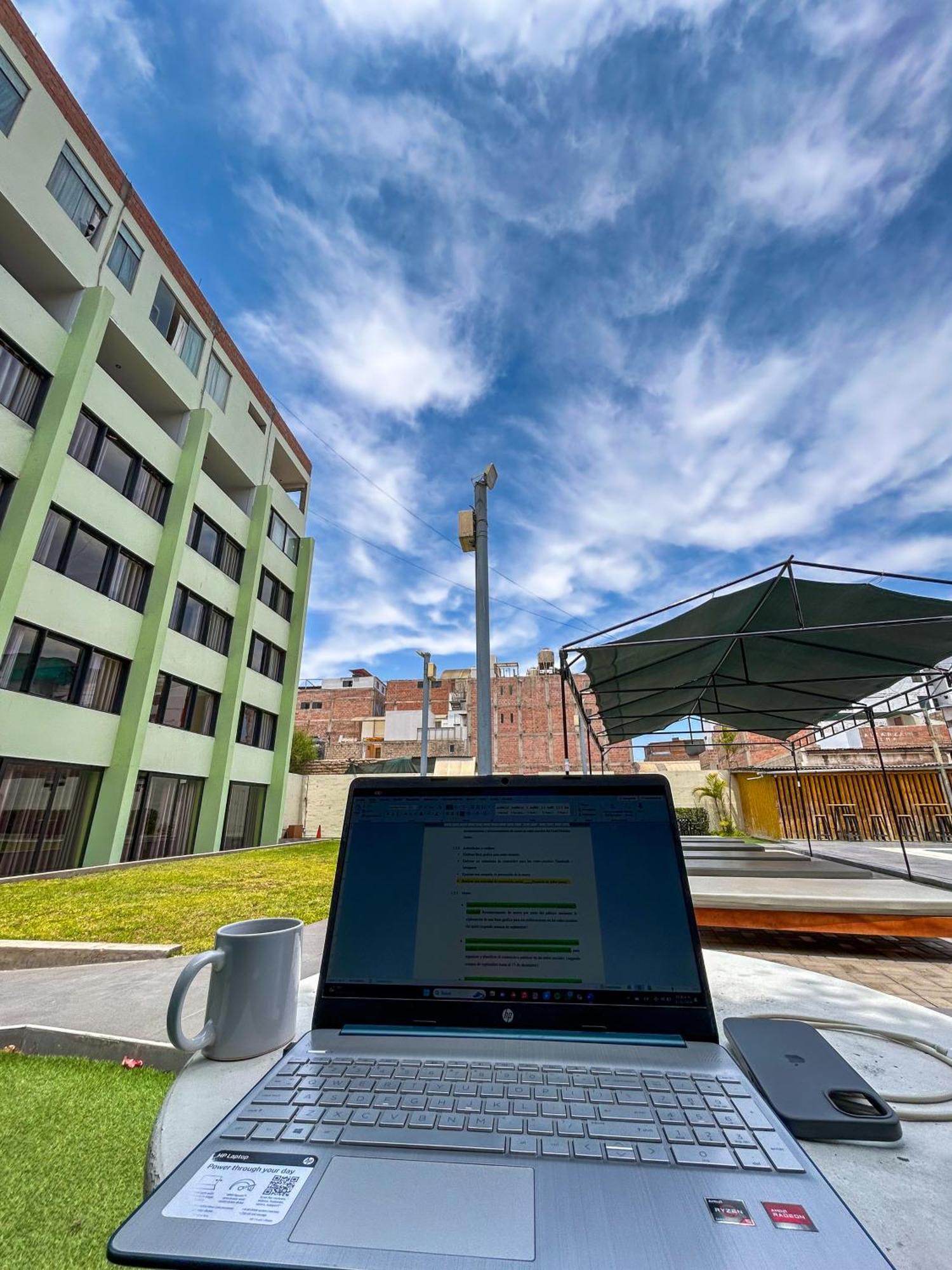 Holiday Suites Tacna Eksteriør bilde